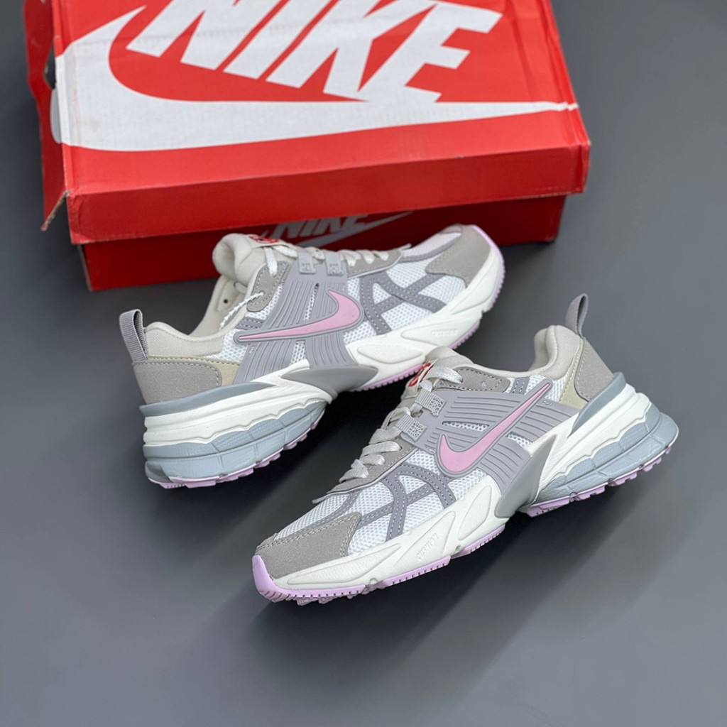 20100396 نایک وی تو کی ران طوسی سفید صورتی Nike V2K Run Sail Pink Foam Sail College Grey HV5997-161
