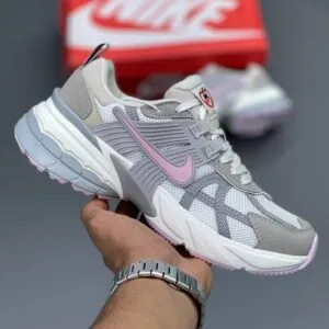 نایک وی تو کی ران طوسی سفید صورتی Nike V2K Run Sail Pink Foam Sail College Grey HV5997-161
