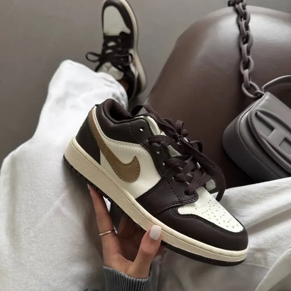 248764fb58f4e7e9d9b3fd9b58c3245d-2 کتونی ایرجردن 1 مشکی قهوه ای - Air Jordan 1 low brown