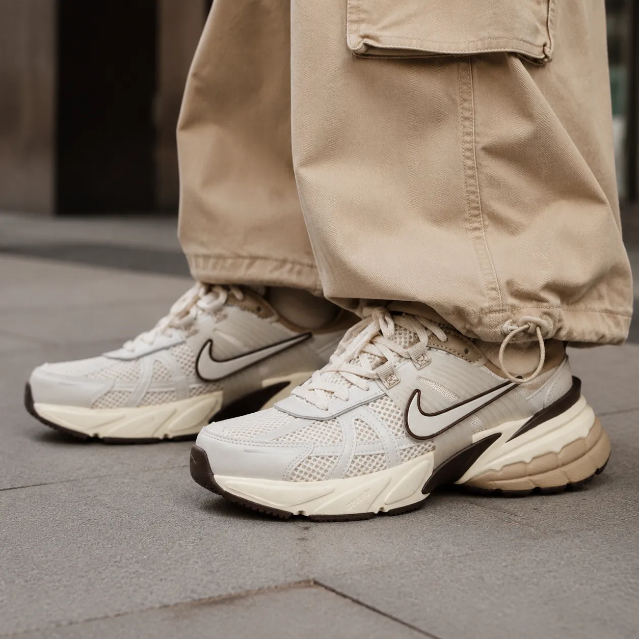 2fbb03cfd0d93b111203fe29c827dd38 کتونی نایک V2K کرم -Nike V2K