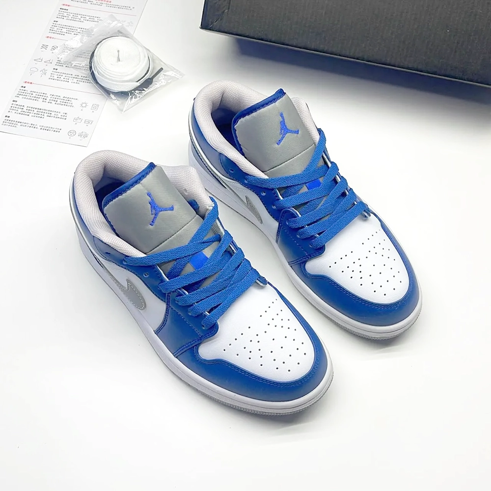 387795c86765346eca0c041bac00348b کتونی ایرجردن آبی 1- Air Jordan 1 low True Blue