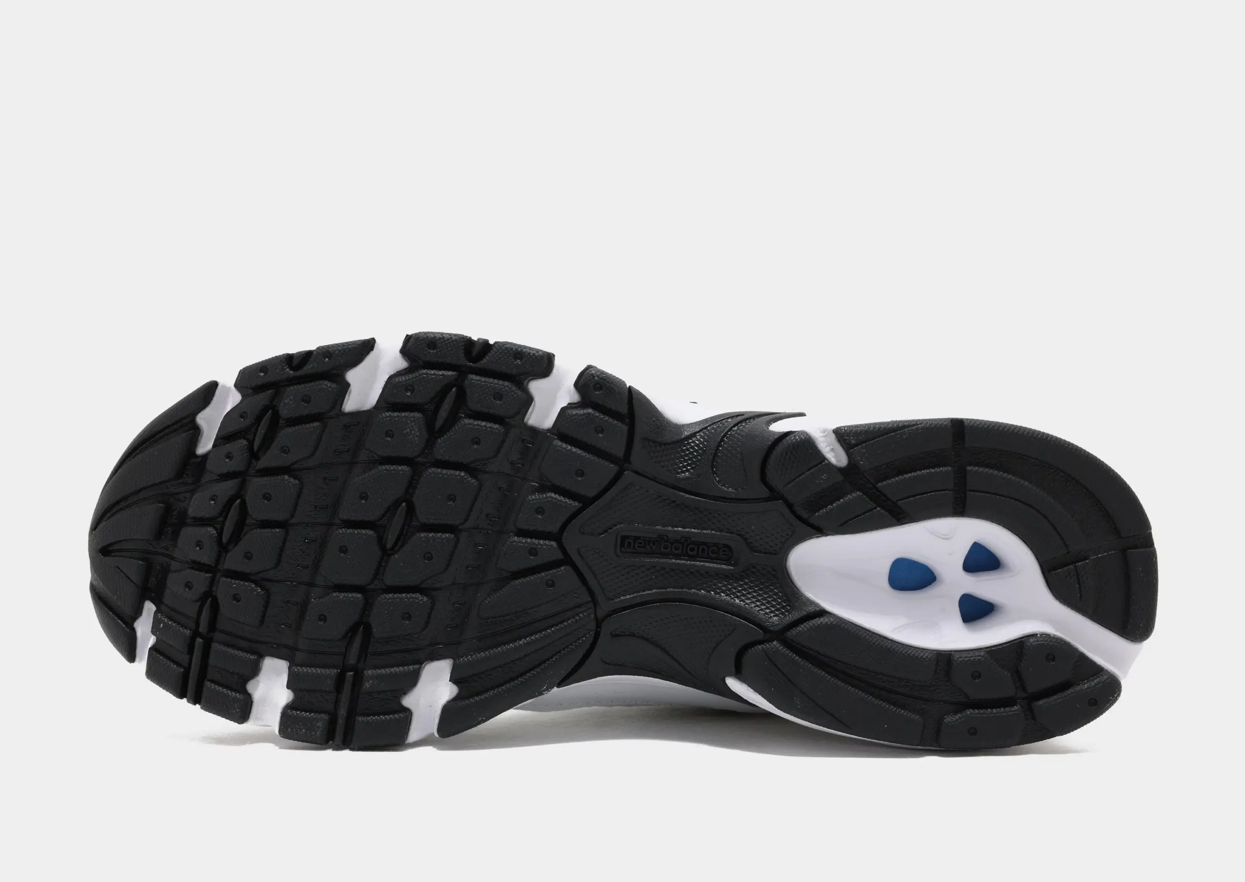 6c6f5887f2bd74dd33a1b43668714377-scaled کتونی نیوبالانس 530 سفید مشکی-New Balance 530