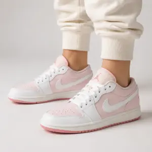 6dd3b1ee447f0e63e27b717aac1941d2 کتونی جردن 1 Low صورتی سفید-Jordan 1 low