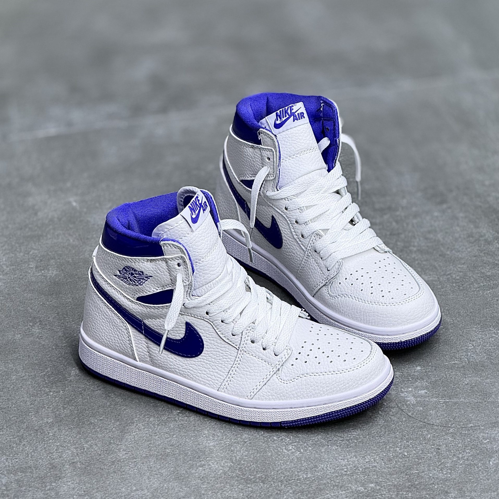 IMG_4423-scaled-1 کفش نایک ایر جردن وان ساقدار رترو سفید بلوبری Nike Air Jordan 1 Retro High White Blueberry