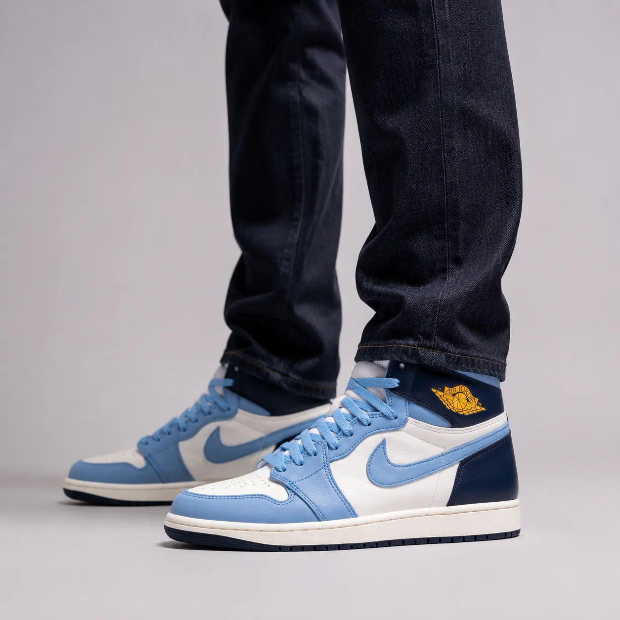 afb248669bc290c1dc2a2c418186ddf5 ایر جردن ۱ فرست این فلایت-Nike Air Jordan 1 FIRST IN FLIGHT