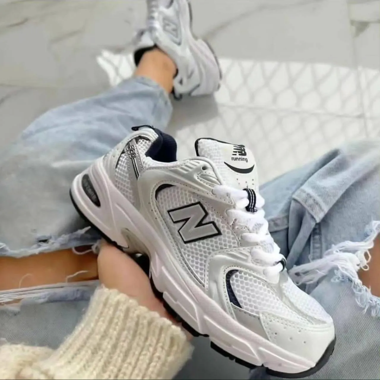 d0f144dcfef7f701d75e48f8ed92f532 کتونی نیوبالانس 530 سفید سرمه ای -New Balance 530