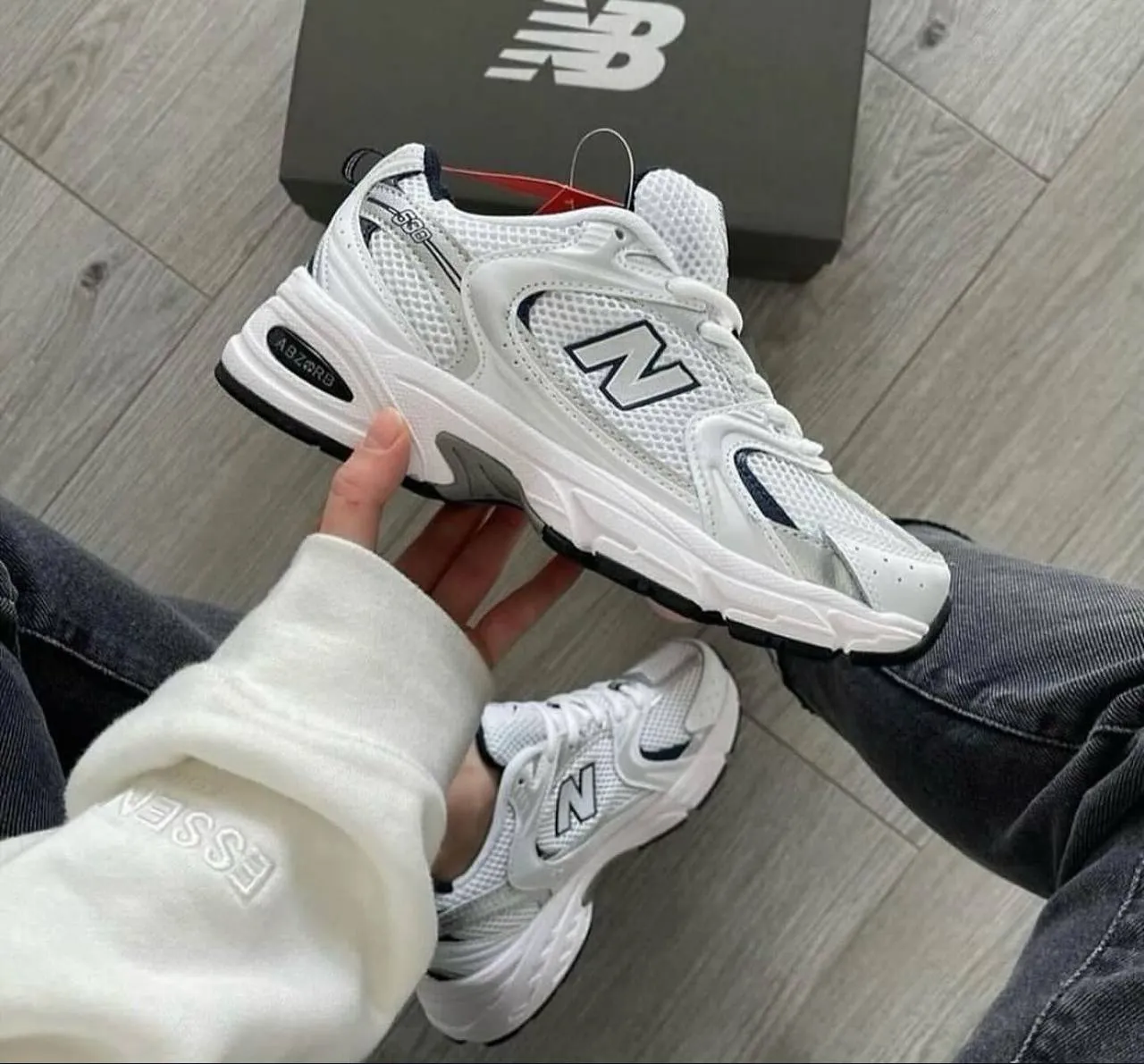 f90f6e377902cecb5e5dded93f12e9c4 کتونی نیوبالانس 530 سفید سرمه ای -New Balance 530
