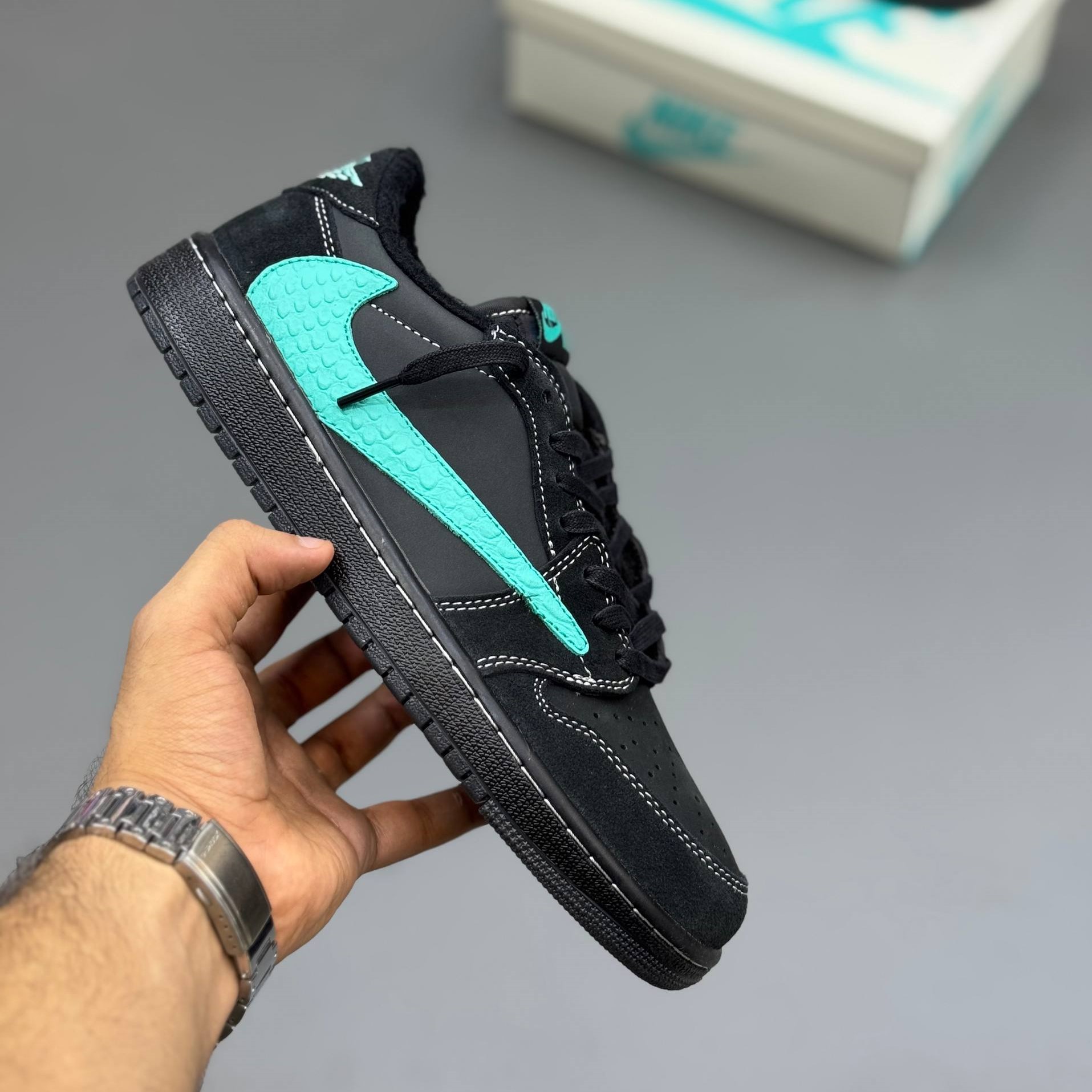 کفش نایک ایر جردن وان لو تراویس اسکات تیفانی Nike Air Jordan 1 Low Travis Scott Tiffany