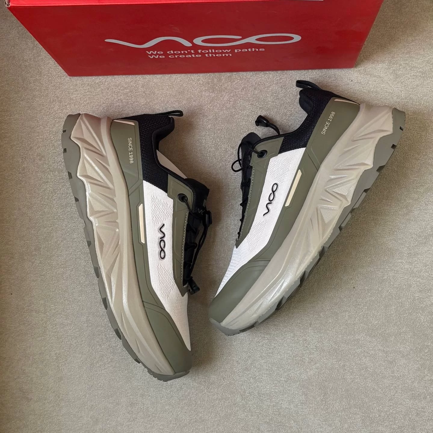 کفش-کتونی-رانینگ-مردانه-لژدار-ویکو-Mens-Vico-Running-1557-olive-2-1 کفش ویکو رانینگ لژدار