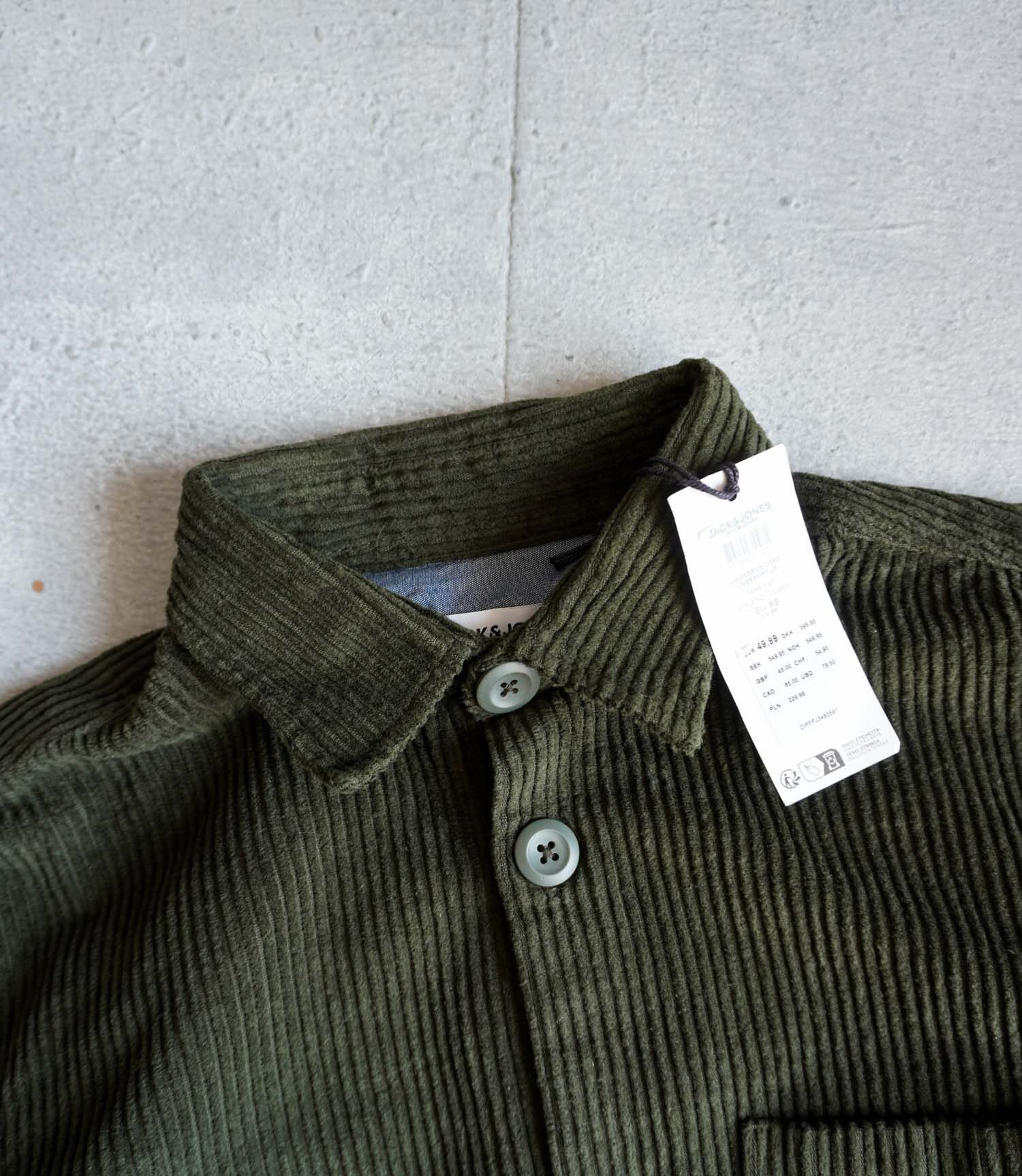 17888821840093358 پیراهن کبریتی ضخیم سبز Jack&Jones