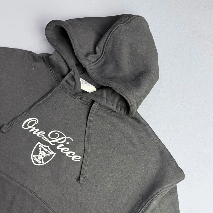 Original-mens-black-patterned-hoodie-with-a-fleece-lining-high-warmth-design-by-PullBear-Spanish-import.-Features-a-boxy-fit.-Code-218-4 هودی داخل کرکی اورجینال مردانه رنگ مشکی طرح دار گرم بالا برند pull&bear سفارش اسپانیایی تنخوری و قواره باکسی کد 218
