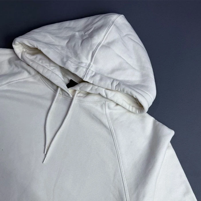 Original-mens-fleece-lined-hoodie-by-HM-Swedish-market-stock.-Features-a-simple-basic-off-white-color-and-a-warm-heavyweight-fabric.-It-has-a-relatively-relaxed-fit.-Code-219.-4 هودی داخل کرکی اورجینال مردانه رنگ شیری ساده و بیسیک گرم بالا برند H&M سفارش سوئدی تنخوری و قواره نسبتا آزاد کد 219