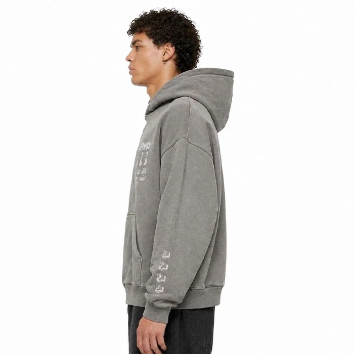 Original-mens-fleece-lined-hoodie-by-PullBear-heavy-weight-fabric-in-a-stone-washed-elephant-gray-color-Spanish-market-stock-features-a-relatively-loose-boxy-fit.-Code-210-3 هودی داخل کرکی اورجینال مردانه رنگ فیلی سنگشوری گرم بالا برند pull&bear سفارش اسپانیایی تنخوری و قواره نسبتا آزاد و باکسی کد 210
