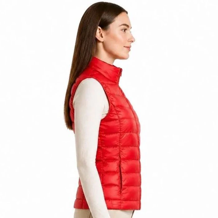 Original-womens-lightweight-puffer-vest-in-stylish-red-by-Kiabi-French-import-standard-fit-and-cut-Code-196-3 پافر لایت اورجینال زنانه رنگ قرمز شیک برند kiabi سفارش فرانسویی تنخوری و قواره استاندارد کد 196