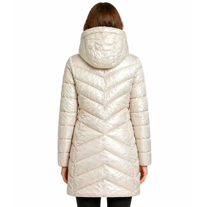 Stylish-original-womens-mid-length-jacket-in-an-off-white-milky-shade-by-Tom-Taylor-German-import-features-a-relatively-standard-fit.-Code-186-2 کاپشن نیمه لانگ اورجینال زنانه رنگ شیری شیک برند Tom Taylor سفارش آلمانی تنخوری و قواره نسبتا استاندارد کد 186