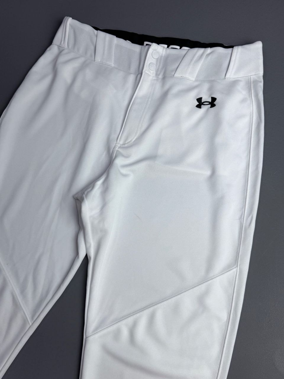 اسلش اورجینال مردانه رنگ سفید برند under armour آمریکایی کد 2074