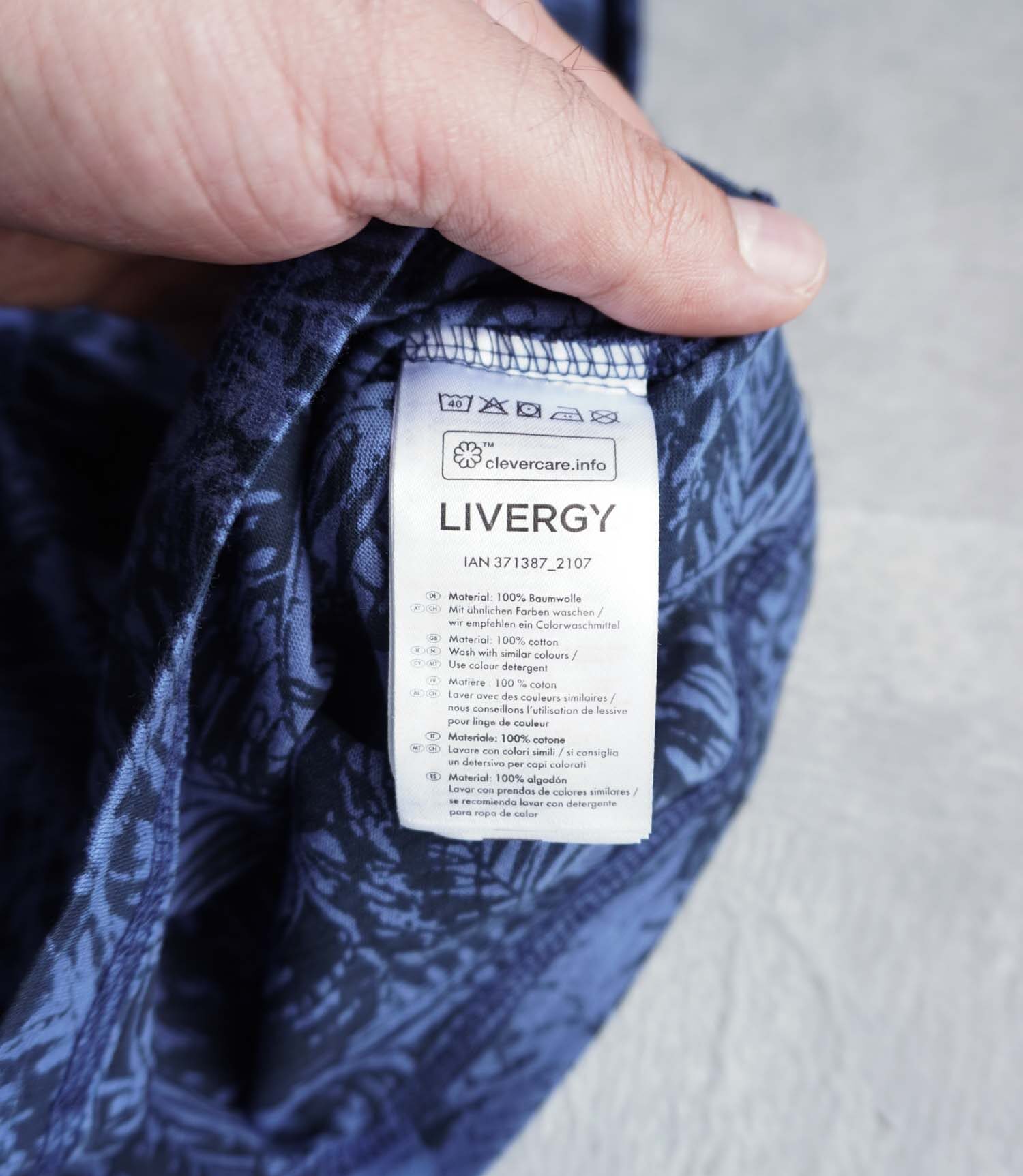 تیشرت طرح برگ Livergy