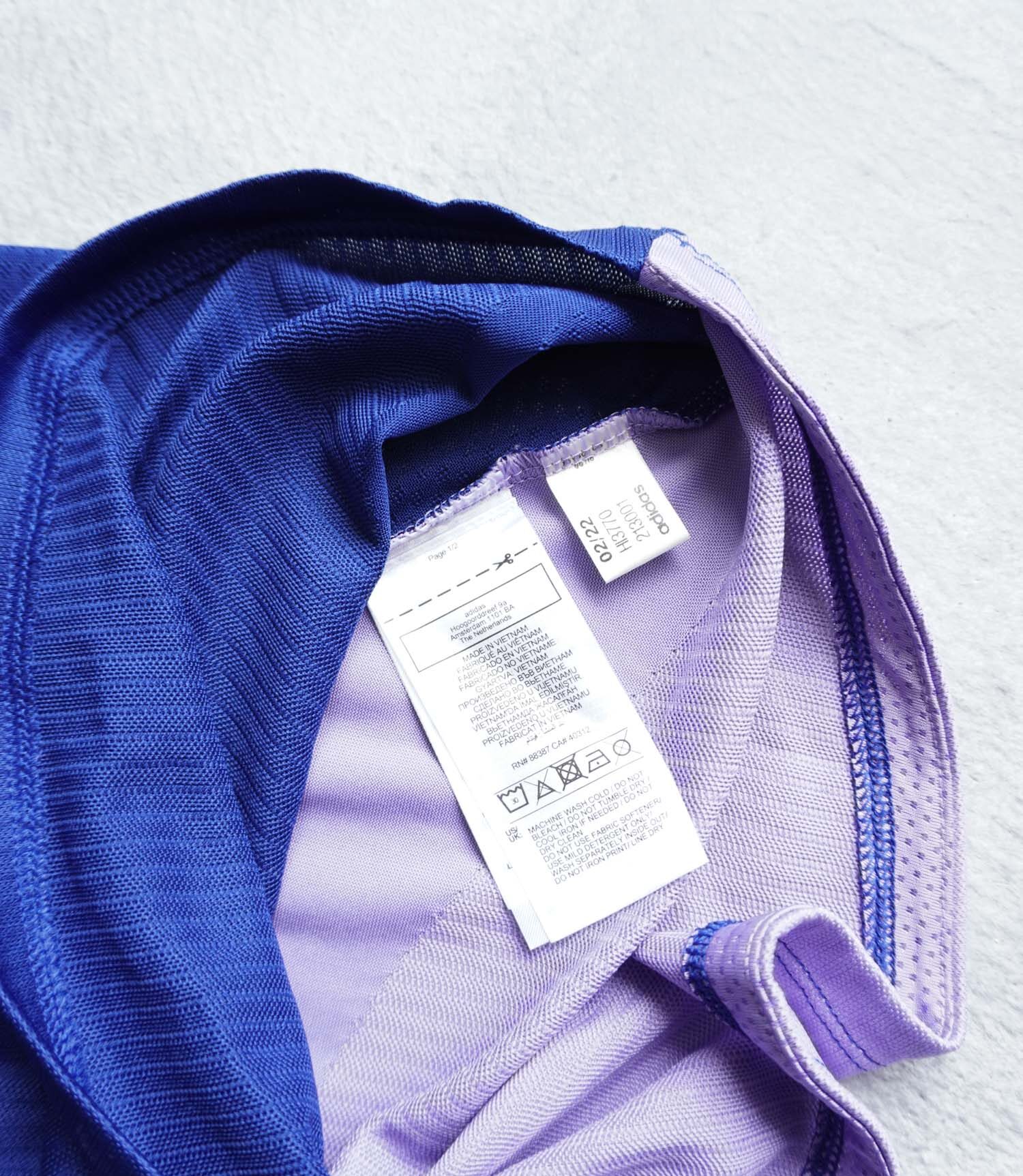 product-60111-new-t-1055 تاپ ورزشی زنانه Adidas