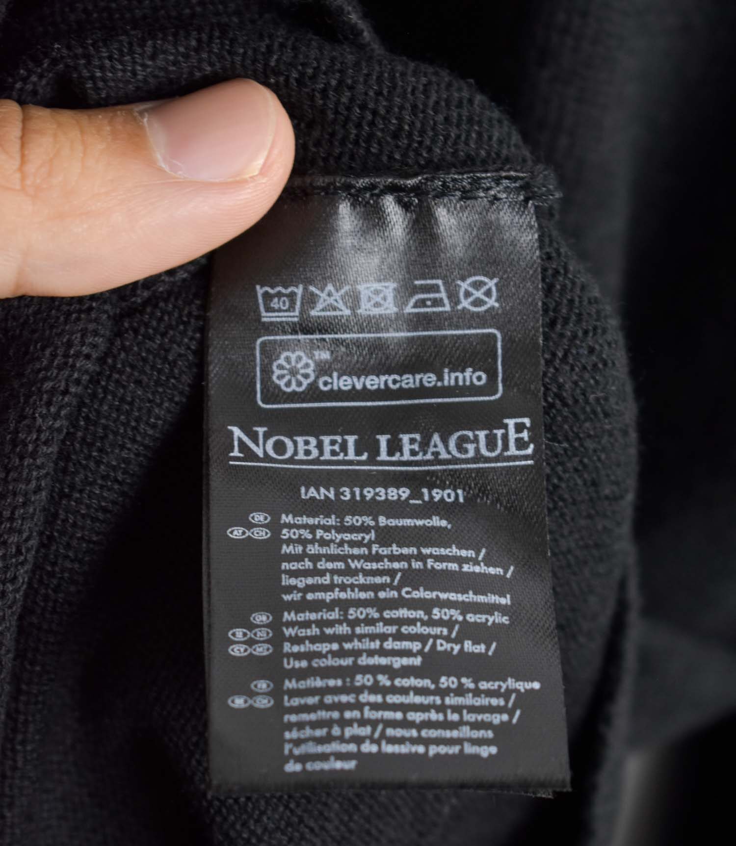 product-65275-17596764359923664 کاردیگن مشکی ساده Nobel League