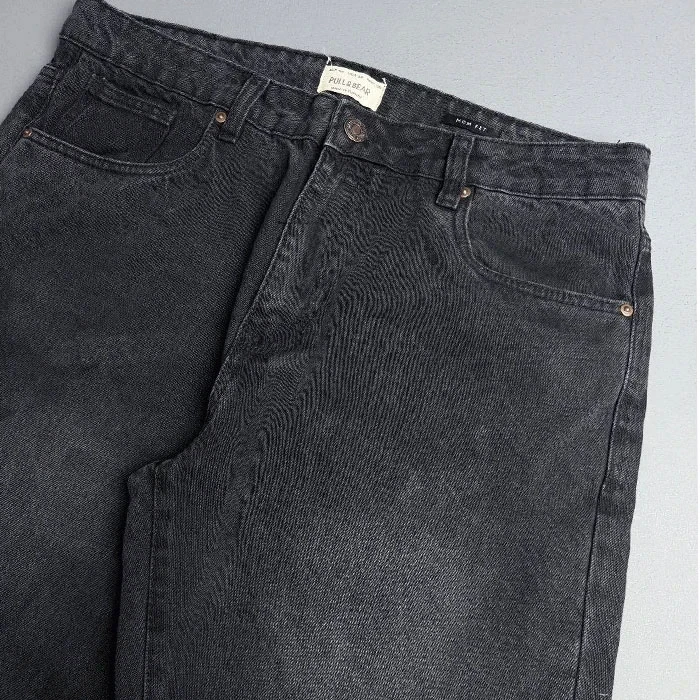 شلوار جین مردانه اورجینال رنگ ذغالی تیره برند pull&bear سفارش اسپانیایی مدل مام فیت کد 2023